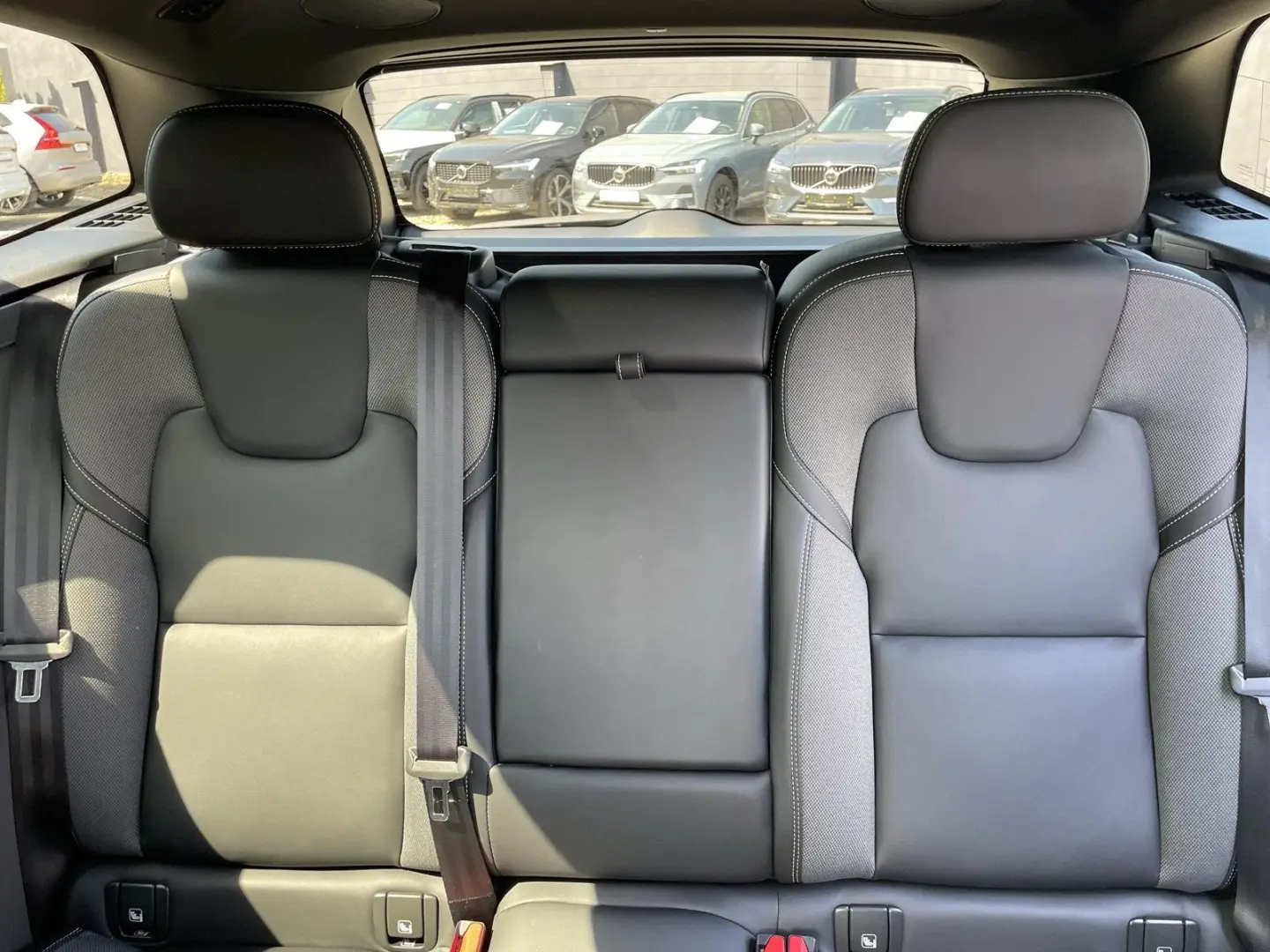 XC60 B4 Plus Dark 360  ACC LHZ LUFT PANO STDHZ