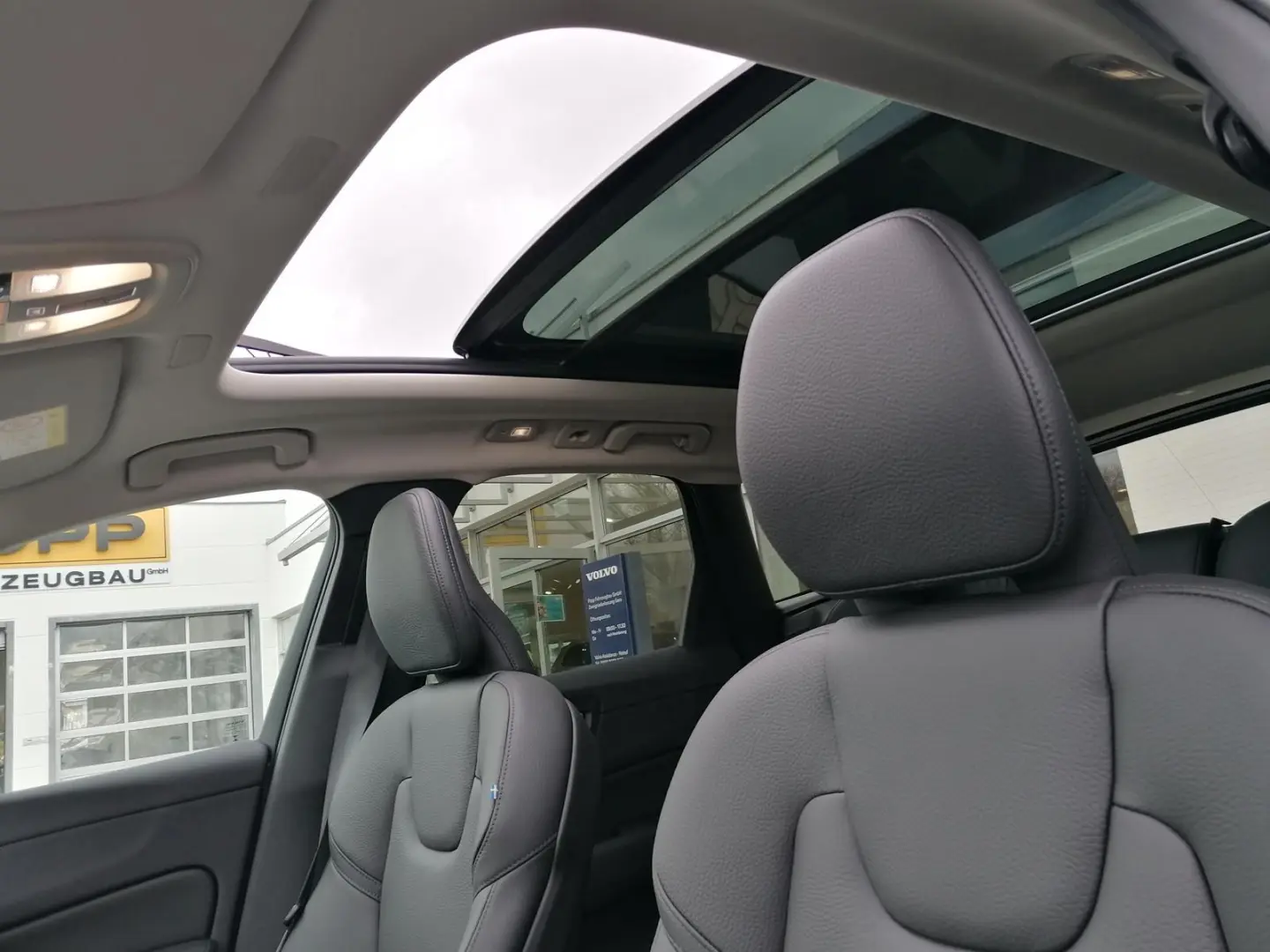 XC60 T6 AWD Recharge Plus Bright 360  LED