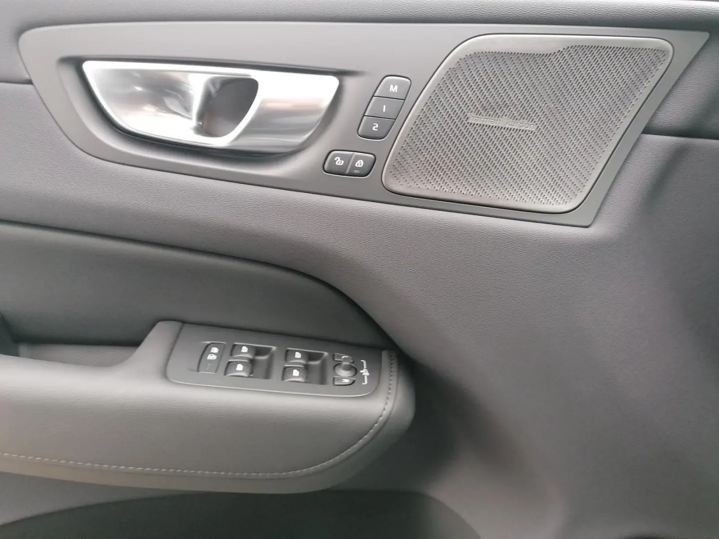 XC60 T6 AWD Recharge Plus Bright 360  LED