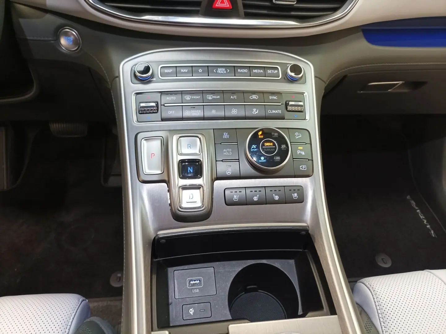 Santa Fe 1.6 T-GDI 4WD Navi HUD 360  Lenkrhzg.