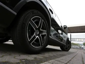 GLC 220 d 4M AMG MBUX Navi Distronic 360