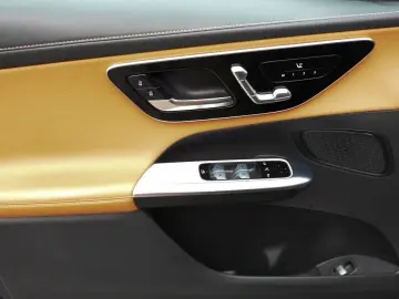 GLC 220 d 4M AMG MBUX Navi Distronic 360