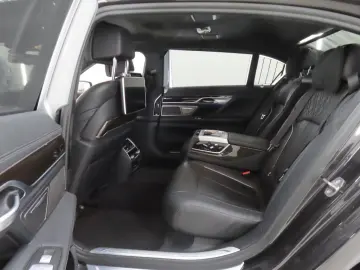 BMW Seria 7 745Le xDrive