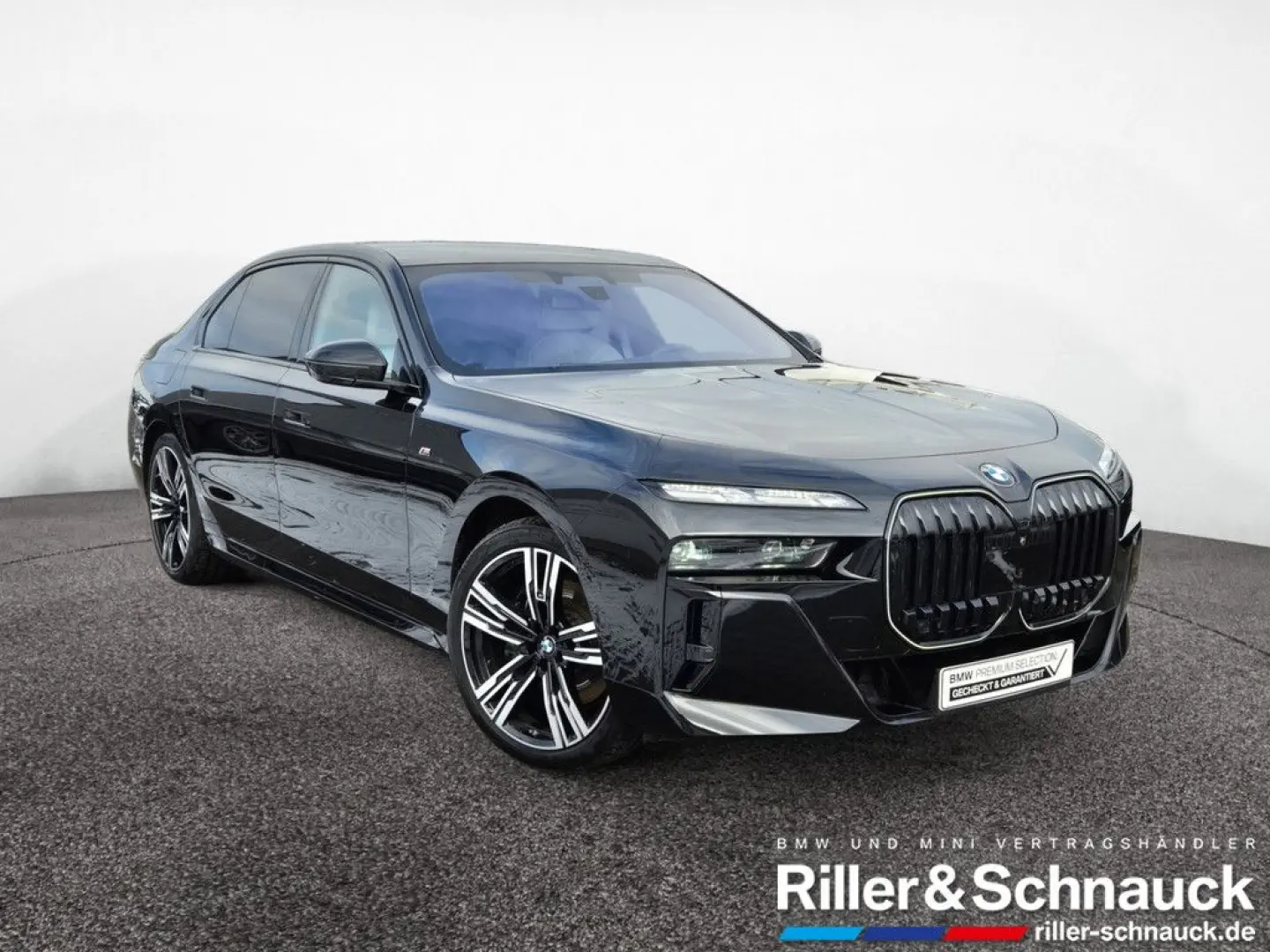 740dx M Sport Pro TV LOUNGE-SEAT AUTOMATIC DOORS