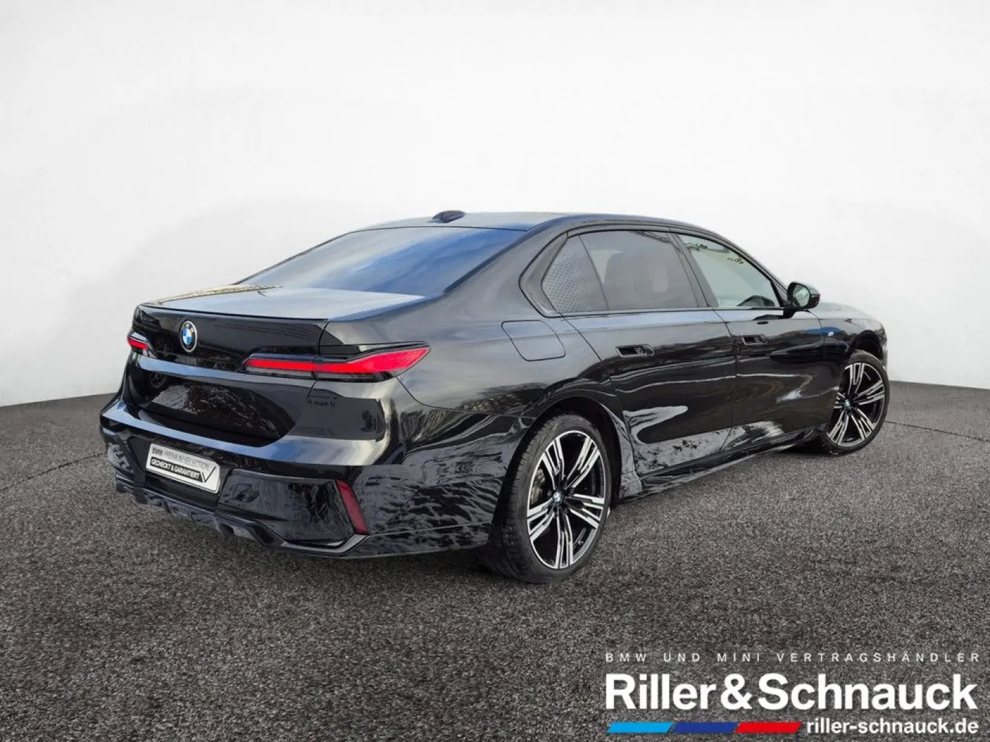 740dx M Sport Pro TV LOUNGE-SEAT AUTOMATIC DOORS