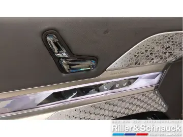 740dx M Sport Pro TV LOUNGE-SEAT AUTOMATIC DOORS