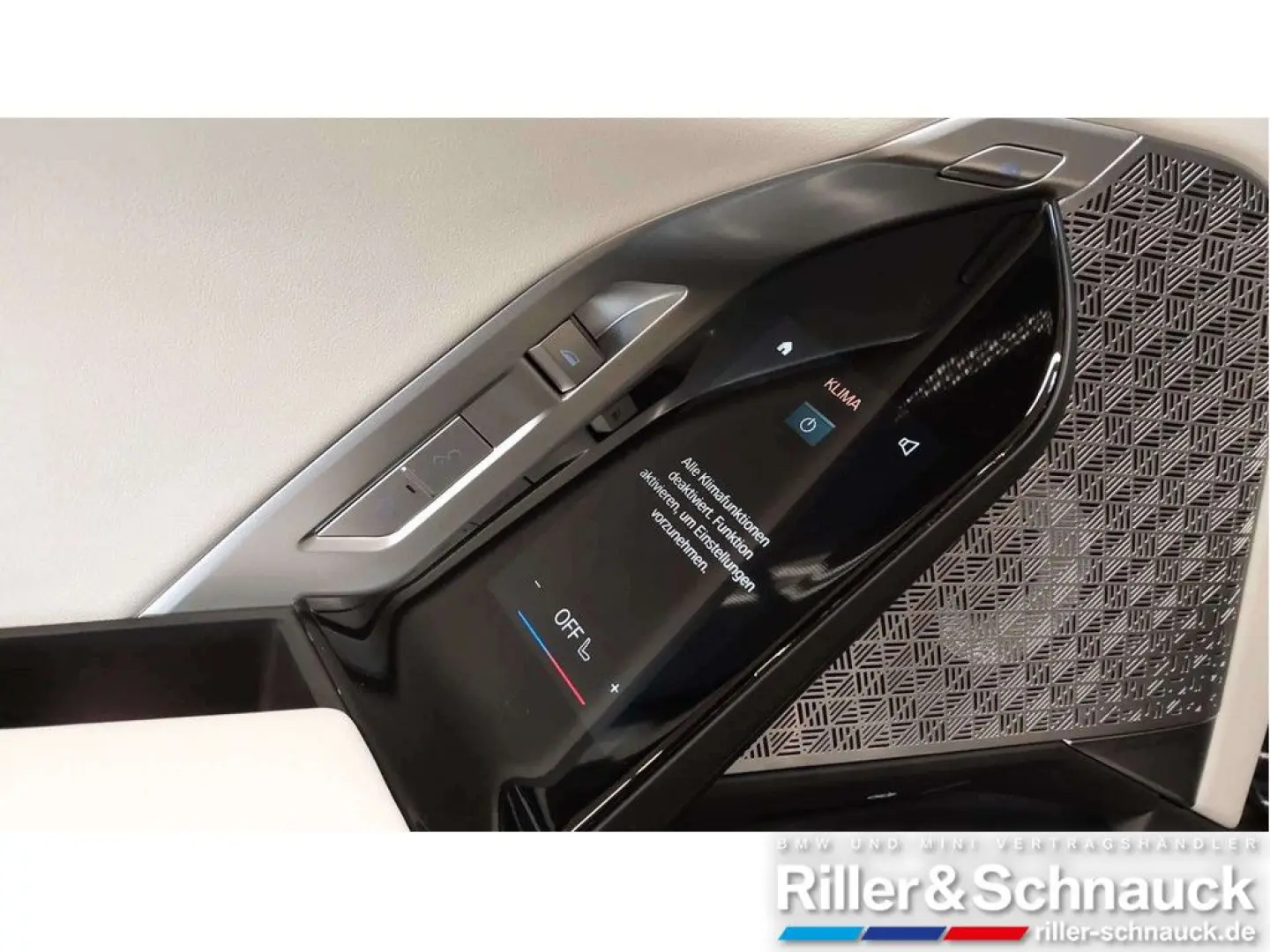 740dx M Sport Pro TV LOUNGE-SEAT AUTOMATIC DOORS