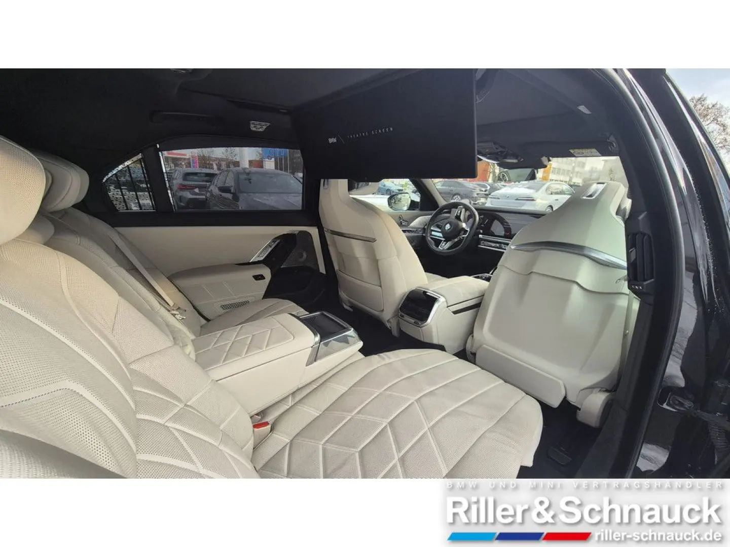 740dx M Sport Pro TV LOUNGE-SEAT AUTOMATIC DOORS