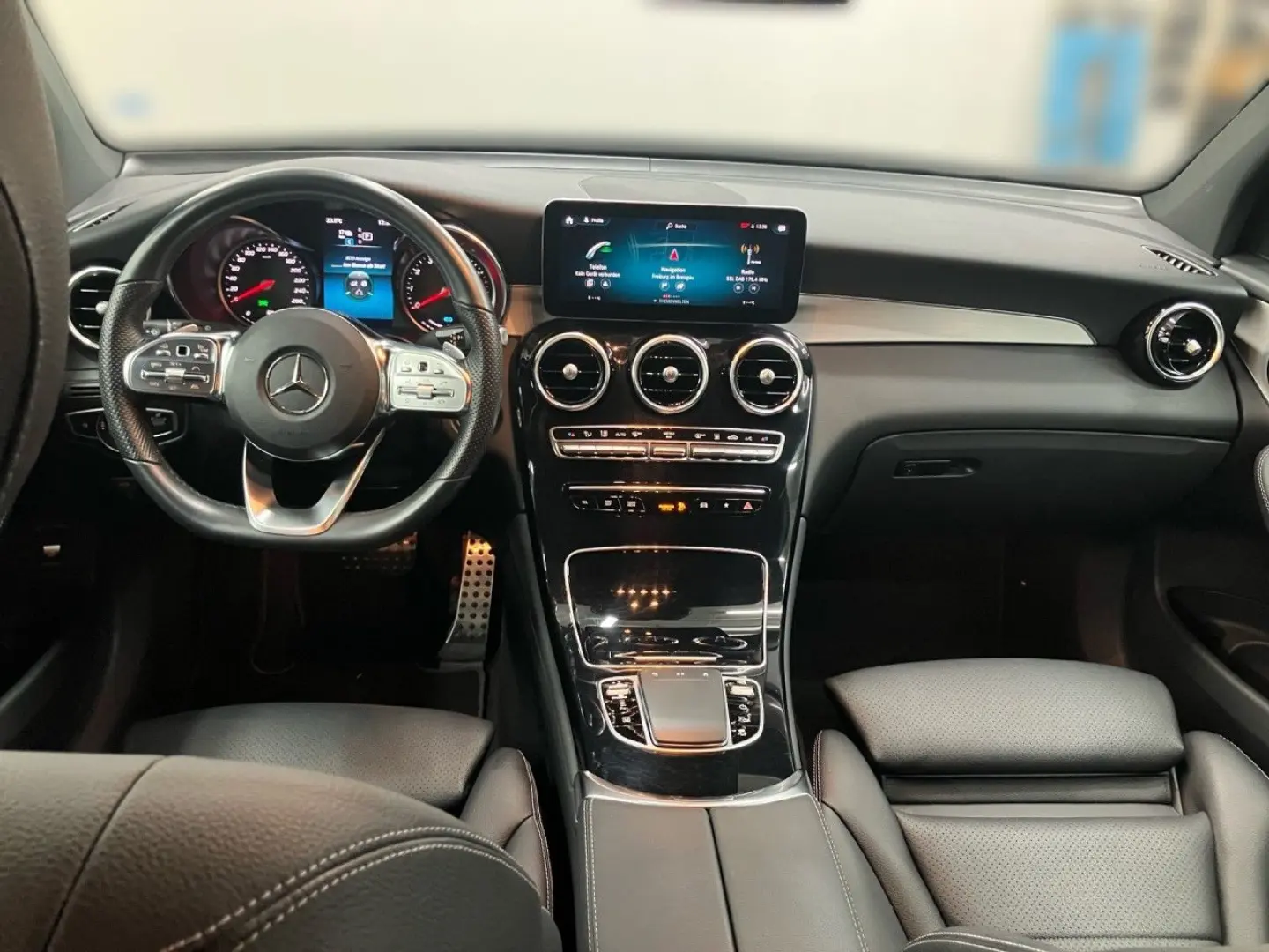 GLC 300 e 4Matic AMG NIGHT MEMORY MULTIBEAM HUD