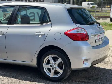 Toyota Auris 2.0 D-4D DPF Sol