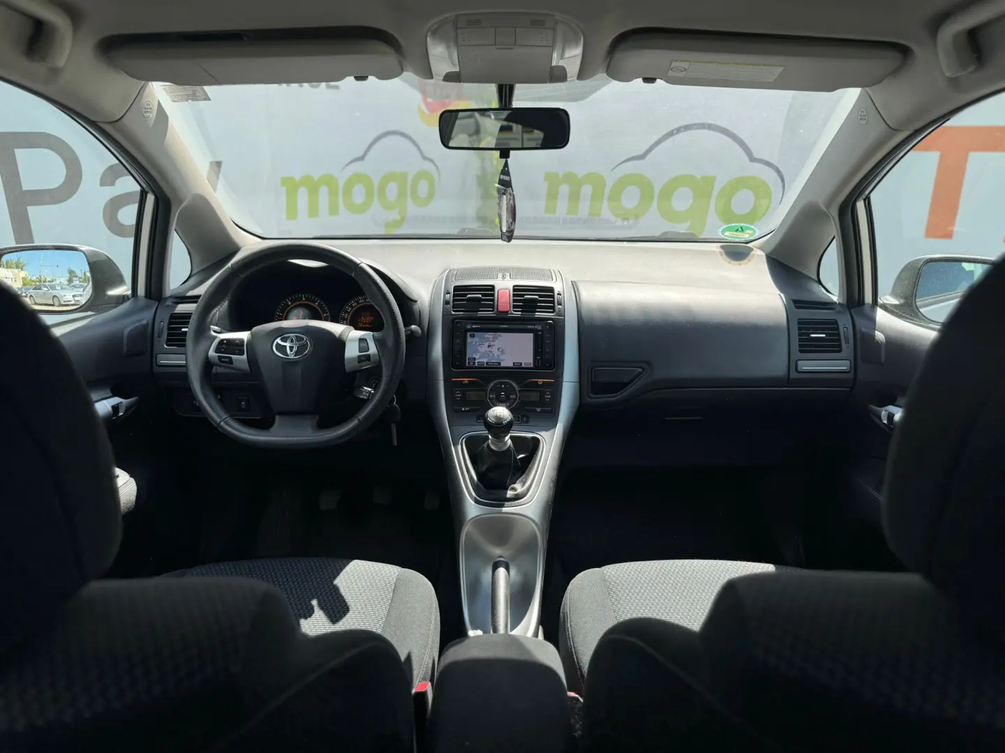 Toyota Auris 2.0 D-4D DPF Sol