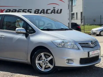 Toyota Auris 2.0 D-4D DPF Sol