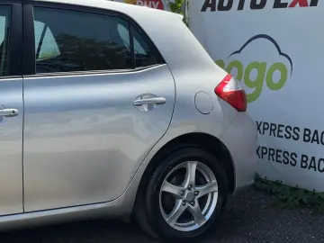 Toyota Auris 2.0 D-4D DPF Sol