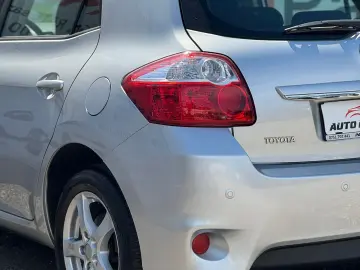 Toyota Auris 2.0 D-4D DPF Sol