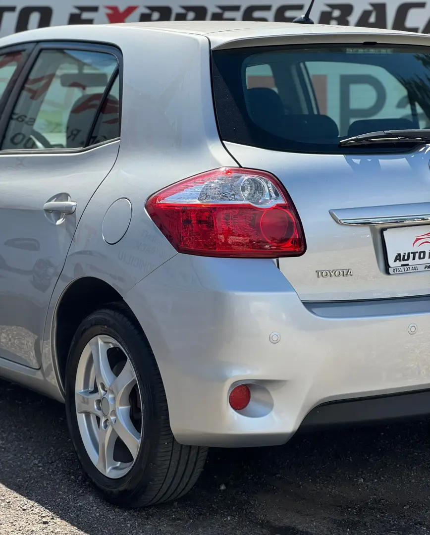 Toyota Auris 2.0 D-4D DPF Sol