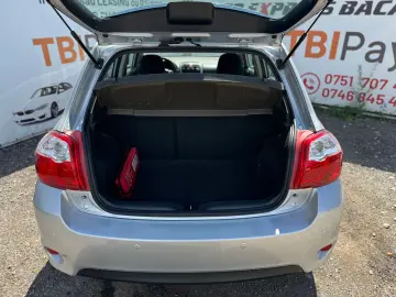 Toyota Auris 2.0 D-4D DPF Sol