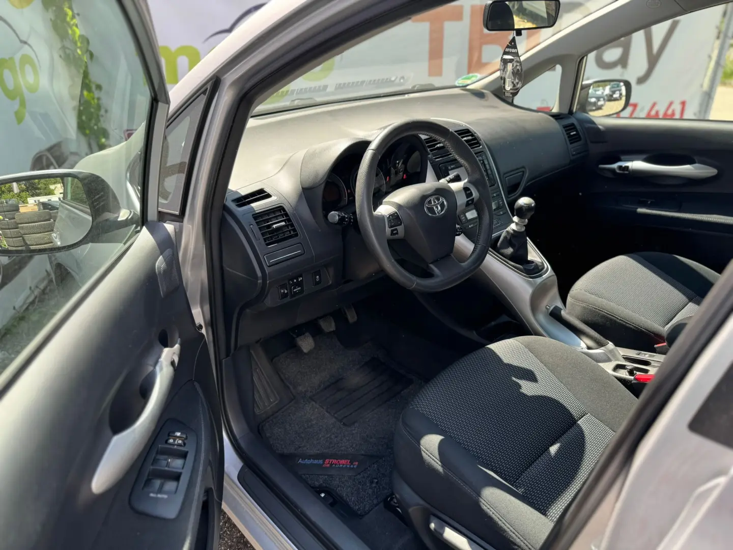 Toyota Auris 2.0 D-4D DPF Sol