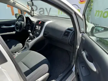 Toyota Auris 2.0 D-4D DPF Sol