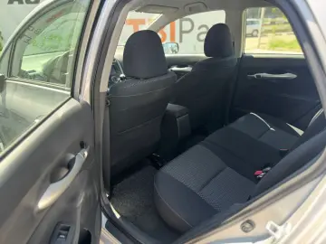 Toyota Auris 2.0 D-4D DPF Sol