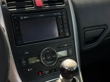 Toyota Auris 2.0 D-4D DPF Sol