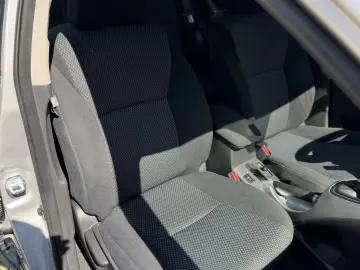 Toyota Auris 2.0 D-4D DPF Sol