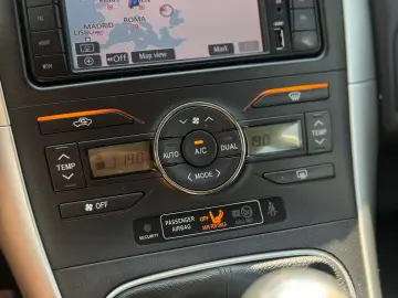 Toyota Auris 2.0 D-4D DPF Sol