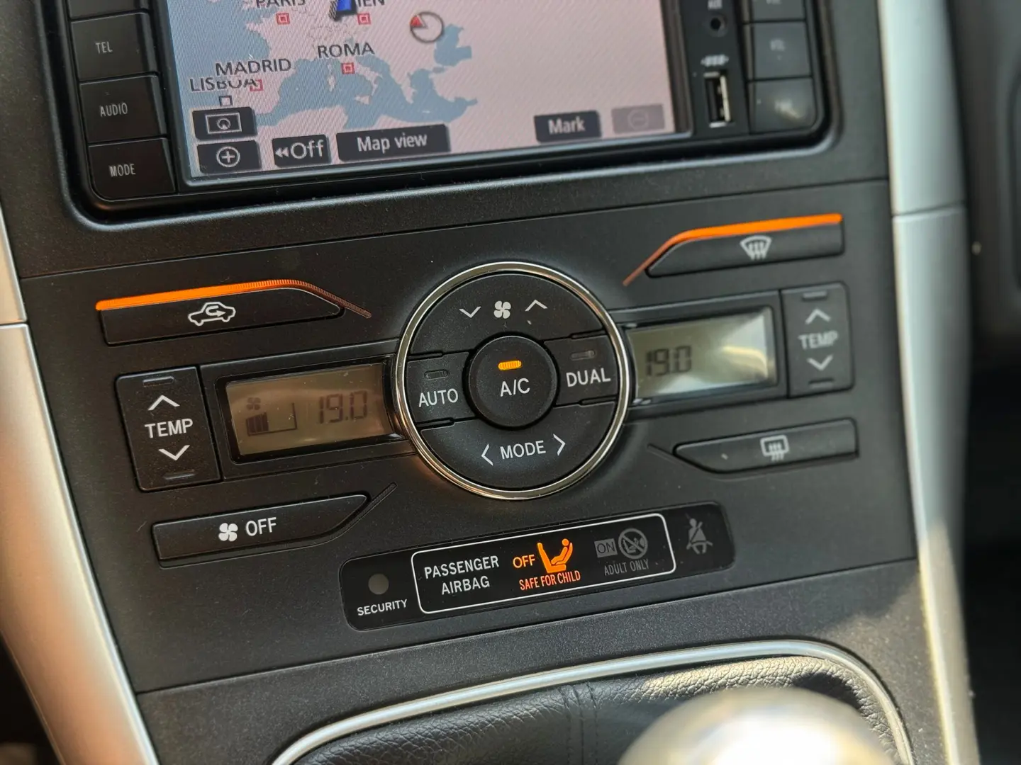 Toyota Auris 2.0 D-4D DPF Sol