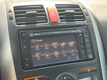 Toyota Auris 2.0 D-4D DPF Sol