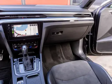 Volkswagen ARTEON 2.0 TDI 200CP R-Line DSG 4Motion