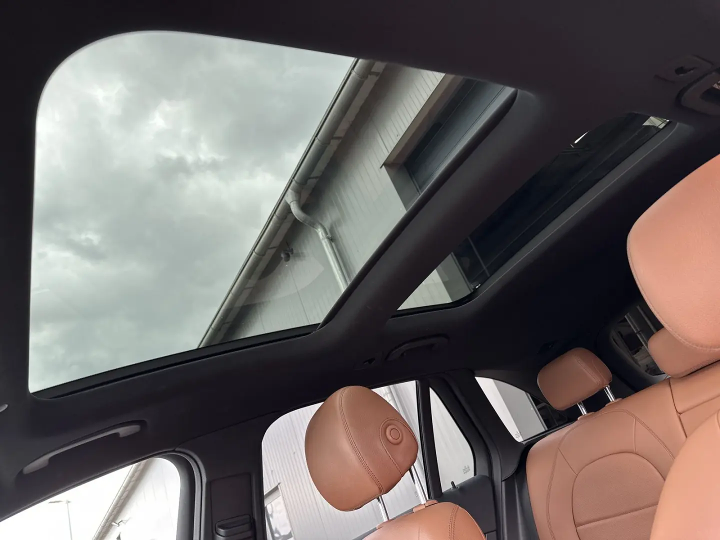 GLC 300d 4M AMG-Line NAV LED AHK KAMERA PANO DAB