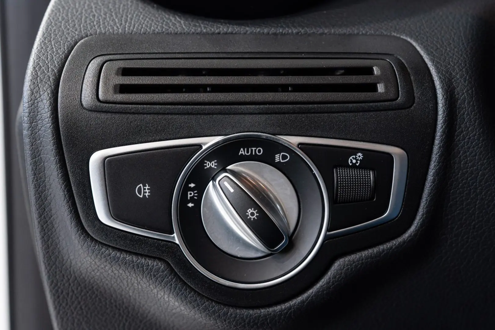 GLC 220 d 4M  AMG-LINE LEDER MULTIBEAM NAVI 1.HD