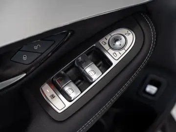 GLC 220 d 4M  AMG-LINE LEDER MULTIBEAM NAVI 1.HD