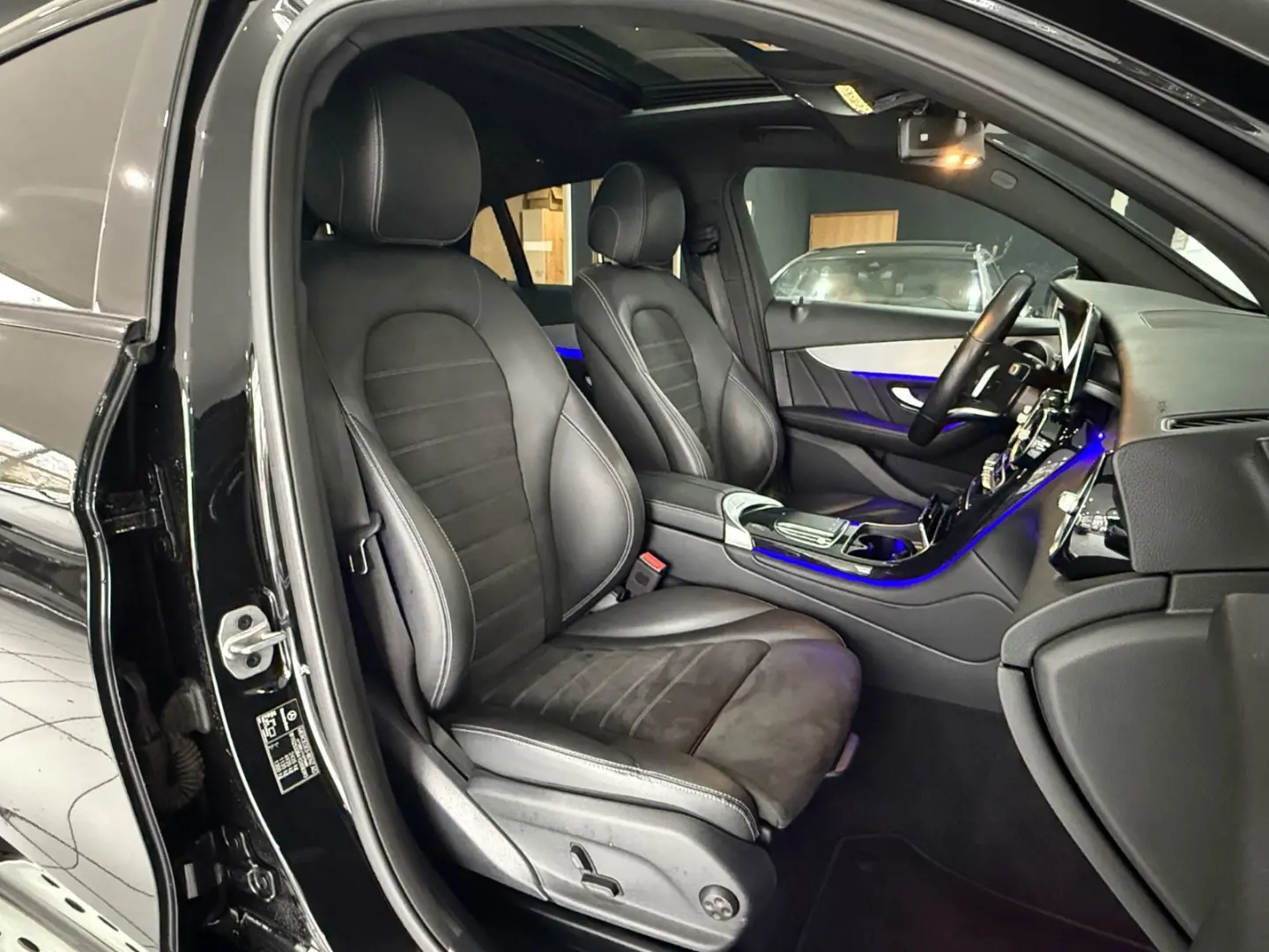 GLC 300 Coupe 4Matic AMG 360 KEYLESS AHK STANDHZ