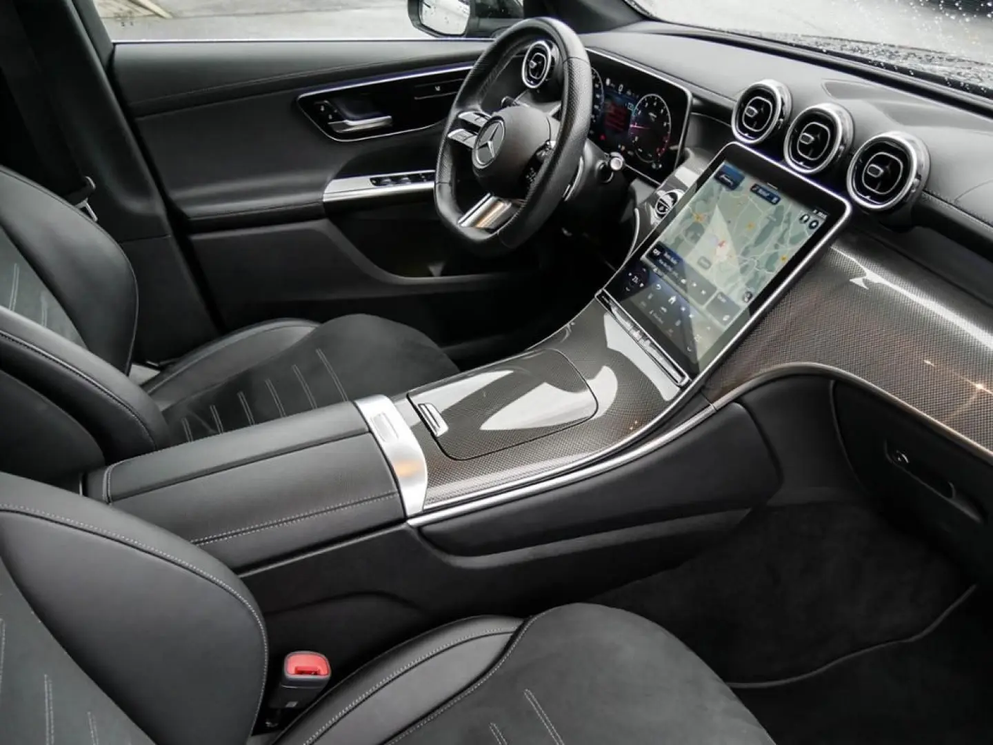 GLC 200 4M AMG AMBIENTE MBUX SHZ AHK DISTR KAM