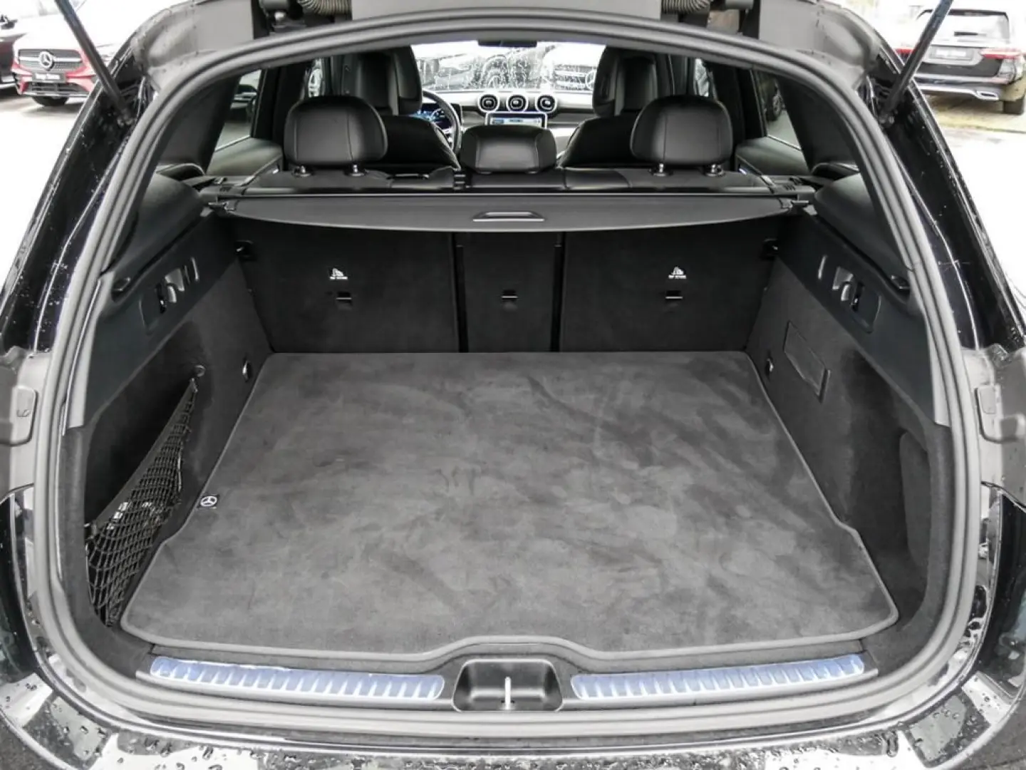 GLC 200 4M AMG AMBIENTE MBUX SHZ AHK DISTR KAM