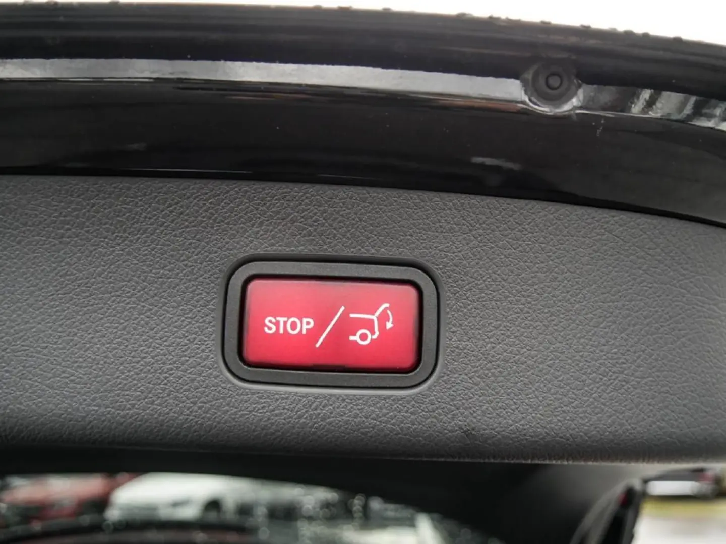 GLC 200 4M AMG AMBIENTE MBUX SHZ AHK DISTR KAM