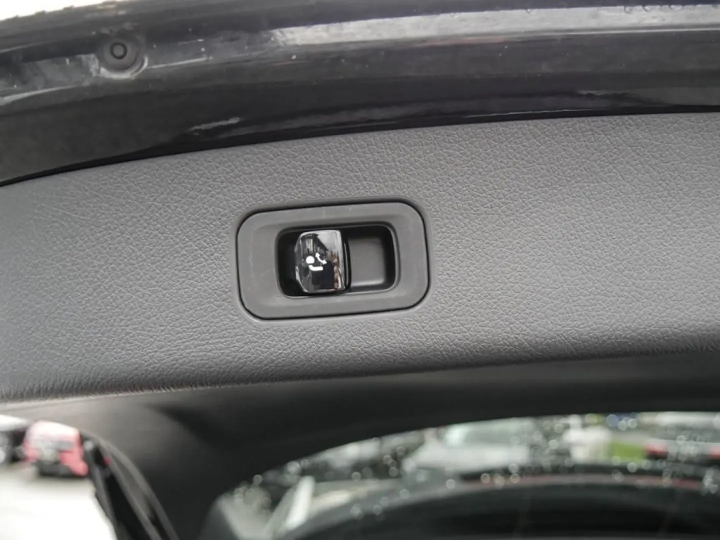 GLC 200 4M AMG AMBIENTE MBUX SHZ AHK DISTR KAM