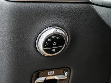 GLC 200 4M AMG AMBIENTE MBUX SHZ AHK DISTR KAM