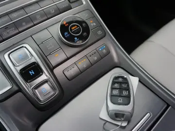 Santa Fe Signature Plug-In 4WD Pano 360 Belü 4SH