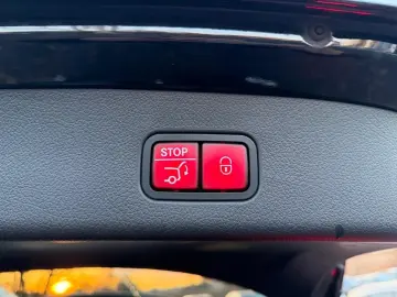 GLC 200 4M AMG NIGHT PANO HEADUP AHK BURMEST