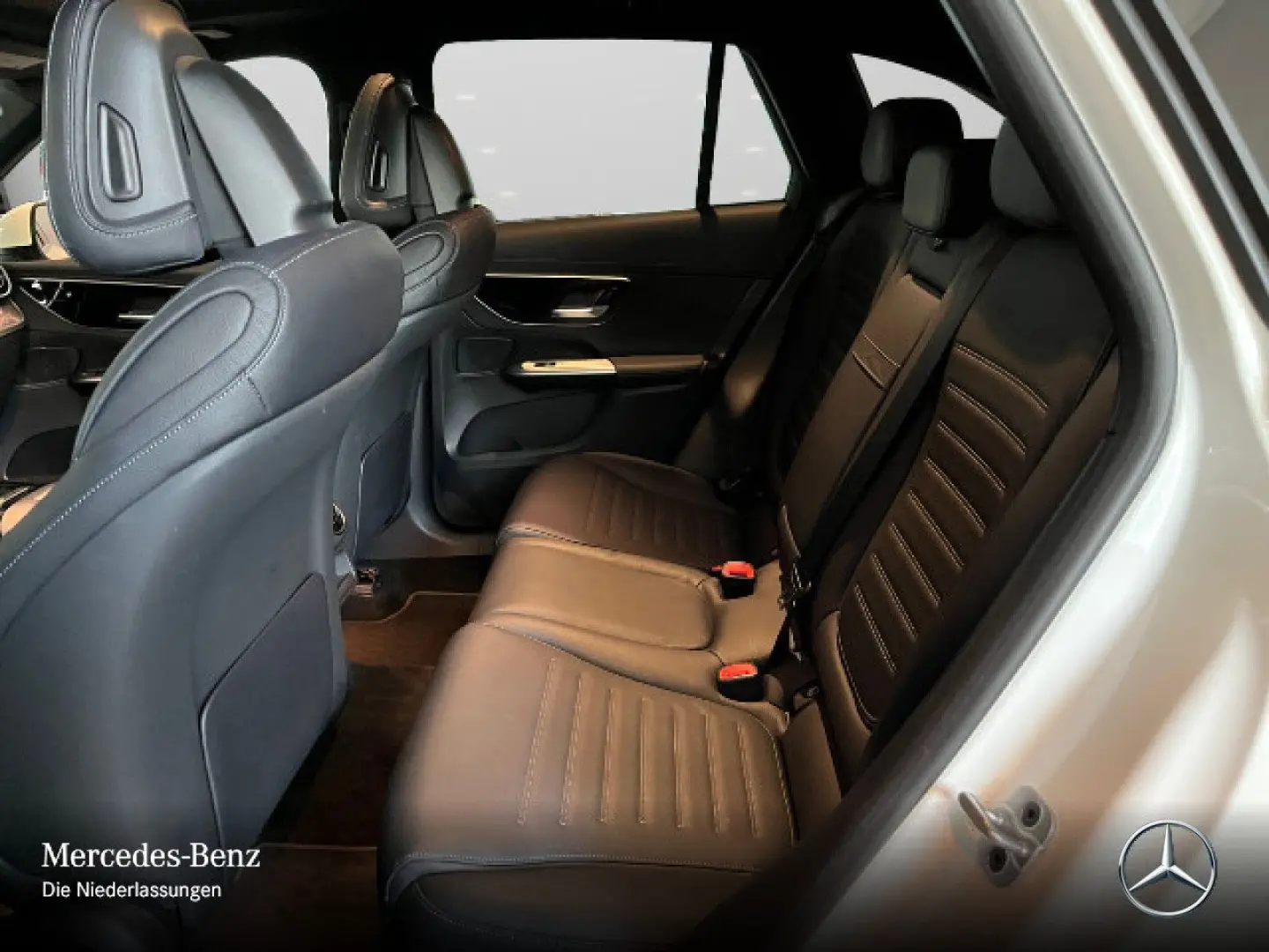 GLC 220 d 4M AMGAdv Pano AHK DigiLight AdvPaket