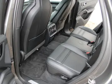 Cayenne Abstandstempo  21 Zoll Spyder  AHK  Luft