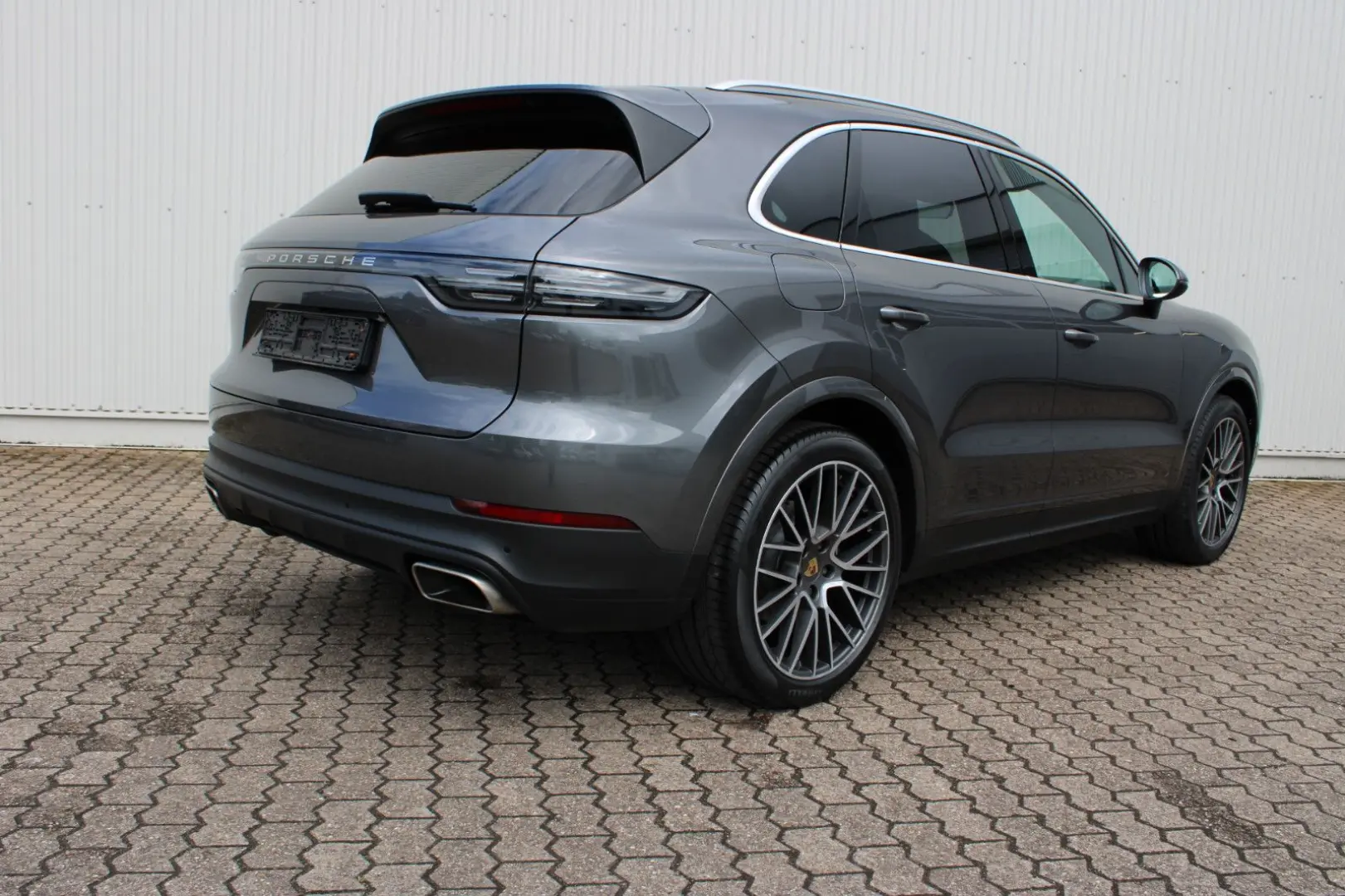 Cayenne Abstandstempo  21 Zoll Spyder  AHK  Luft