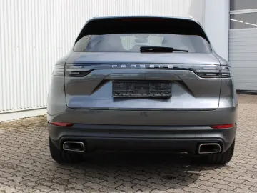 Cayenne Abstandstempo  21 Zoll Spyder  AHK  Luft