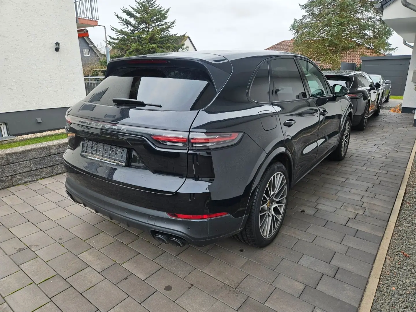 Cayenne E-Hybrid Platinum Edition SAGA Inno eAHK