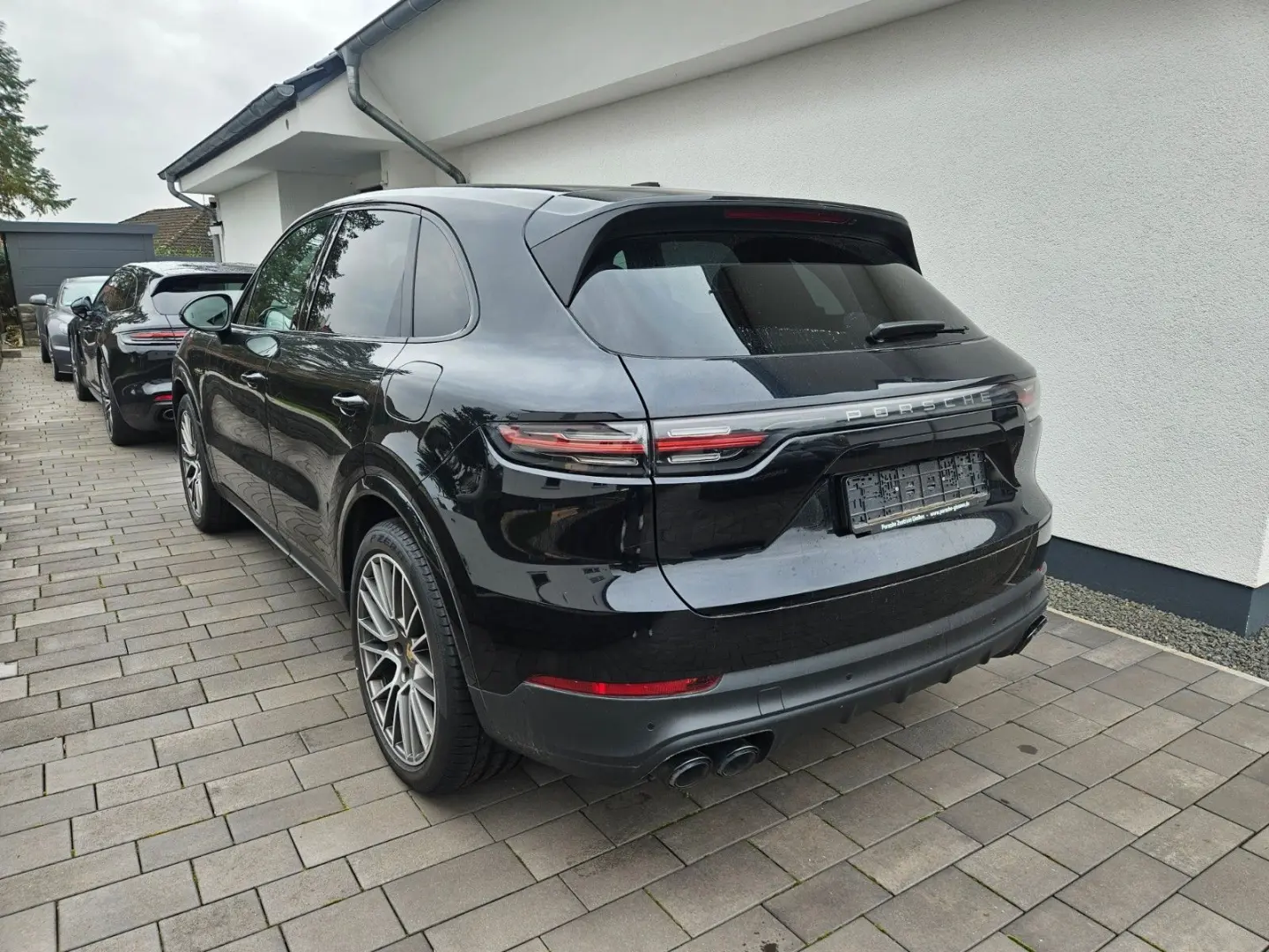 Cayenne E-Hybrid Platinum Edition SAGA Inno eAHK