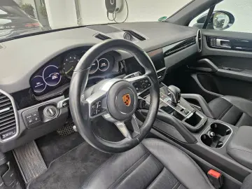 Cayenne E-Hybrid Platinum Edition SAGA Inno eAHK