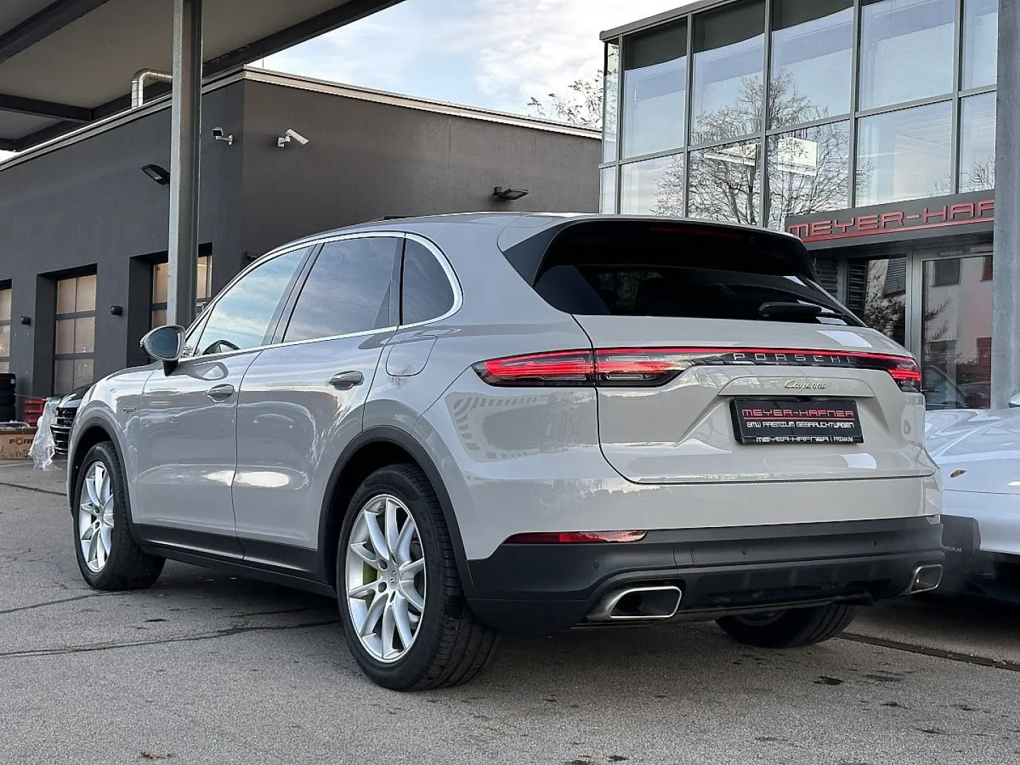 Cayenne III E-Hybrid Aut.   PANO   AHK   SZL