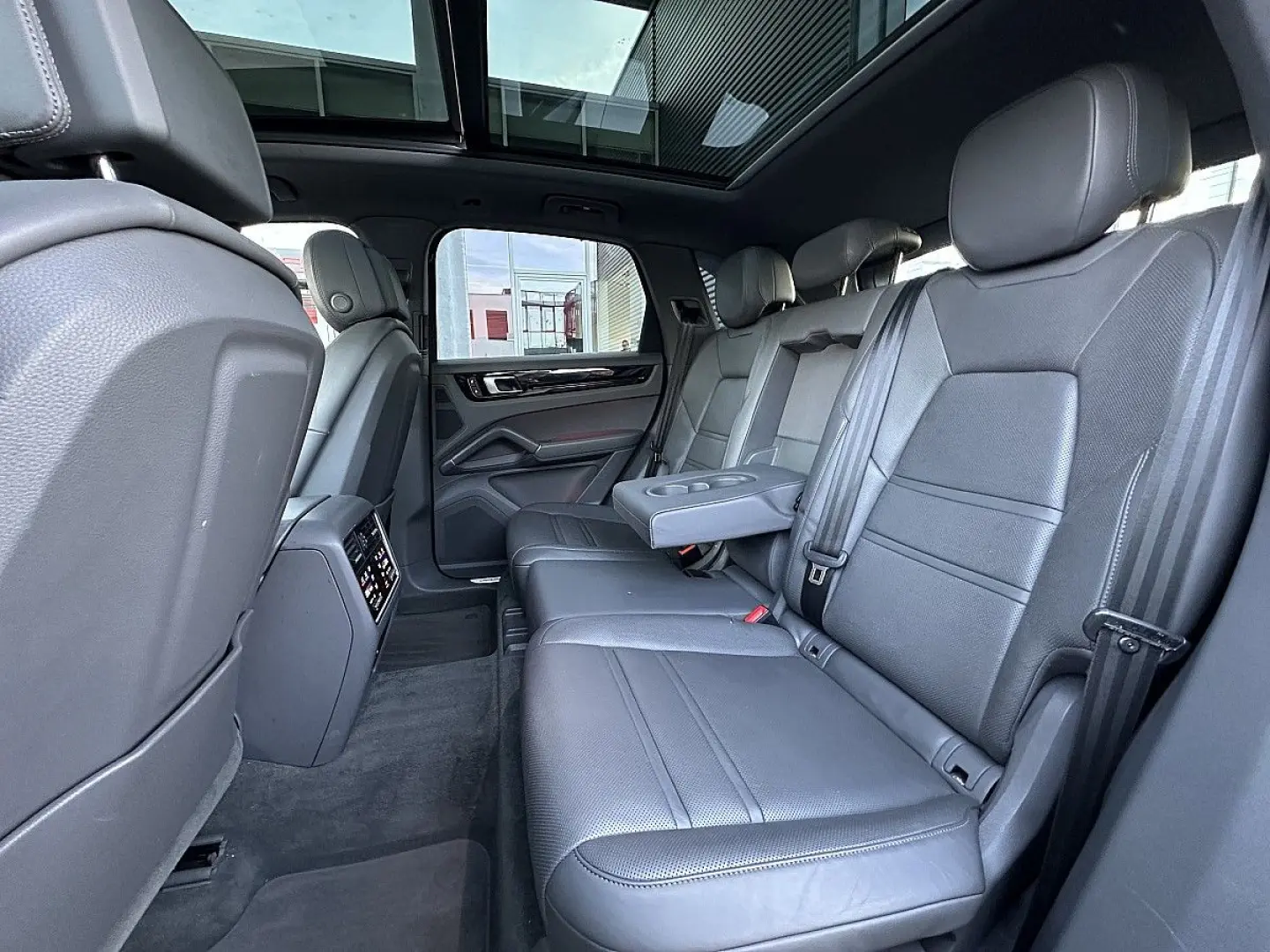 Cayenne III E-Hybrid Aut.   PANO   AHK   SZL