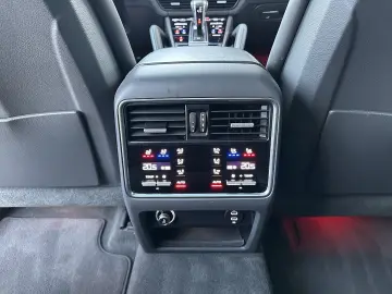 Cayenne III E-Hybrid Aut.   PANO   AHK   SZL